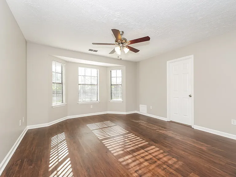 312 Pine Ridge Ln — Photo 9
