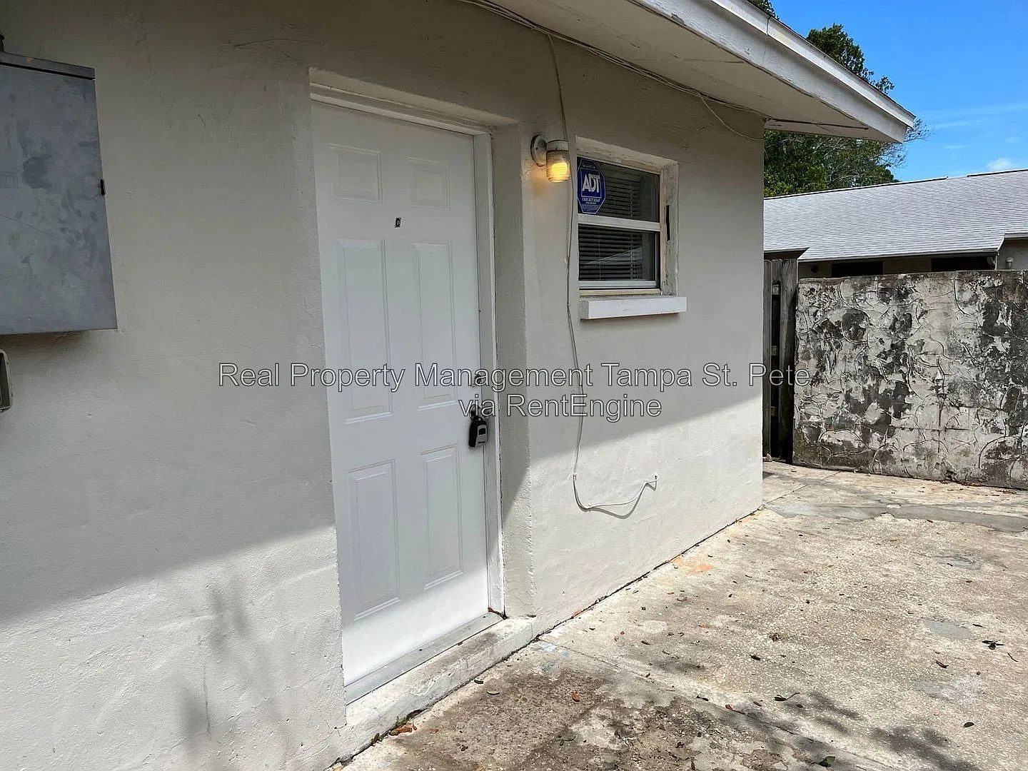 Studio, 1.0 bath, 582 sqft, $795 — Photo 2