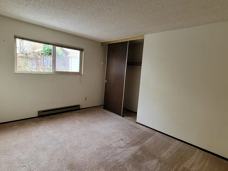 5032 11th Ave NE #4 — Photo 10