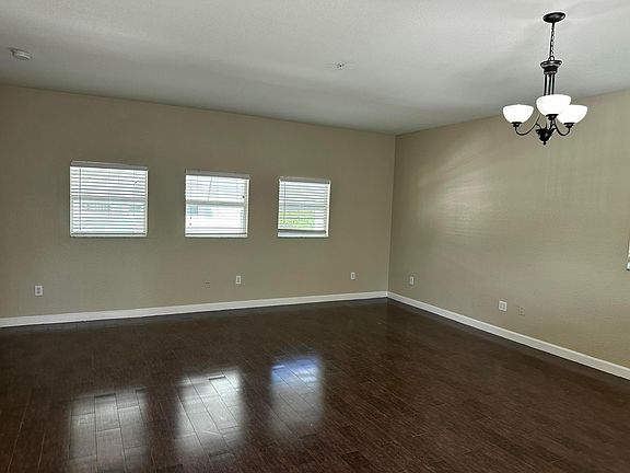 5th image of 455 NE 1st Street