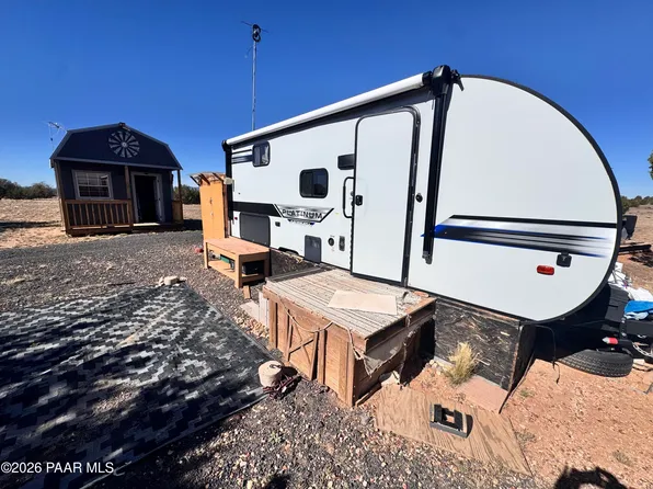 45 N Tanner Rd, Ash Fork, AZ 86320