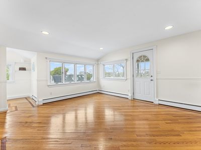 54 Lexington Ave APT 32, Gloucester, MA, 01930