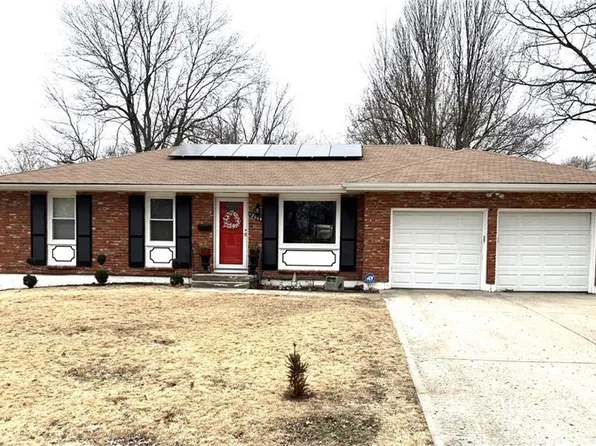 12004 Armitage Dr, Grandview, MO 64030