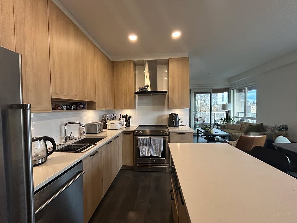 1st image of 7133 14th Ave #508