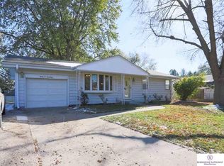 8263 S 39th Ave, Bellevue, NE 68147