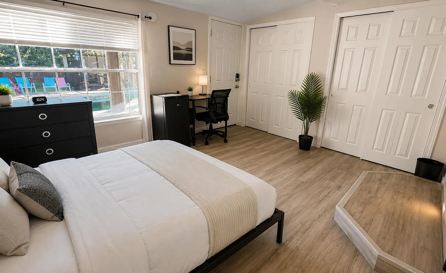 4 bed, 3.0 bath, 100 sqft, $1,048 — Photo 1