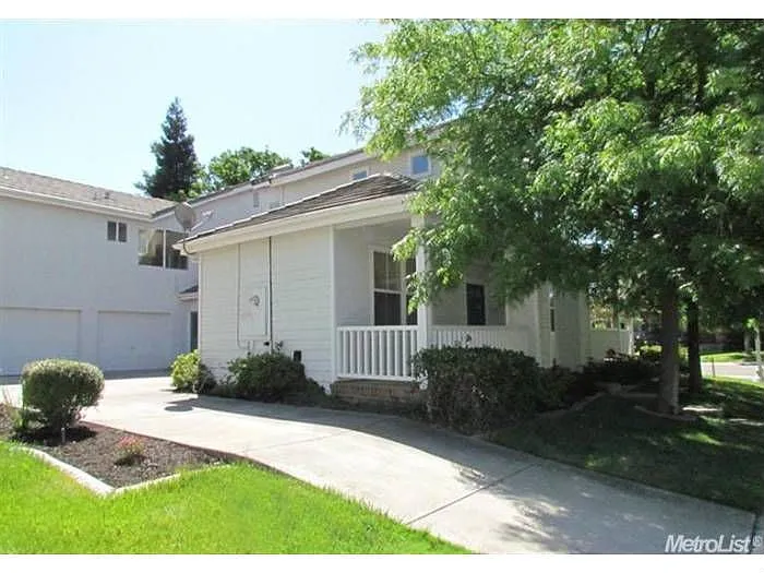 9395 Lombardy Way photo 1