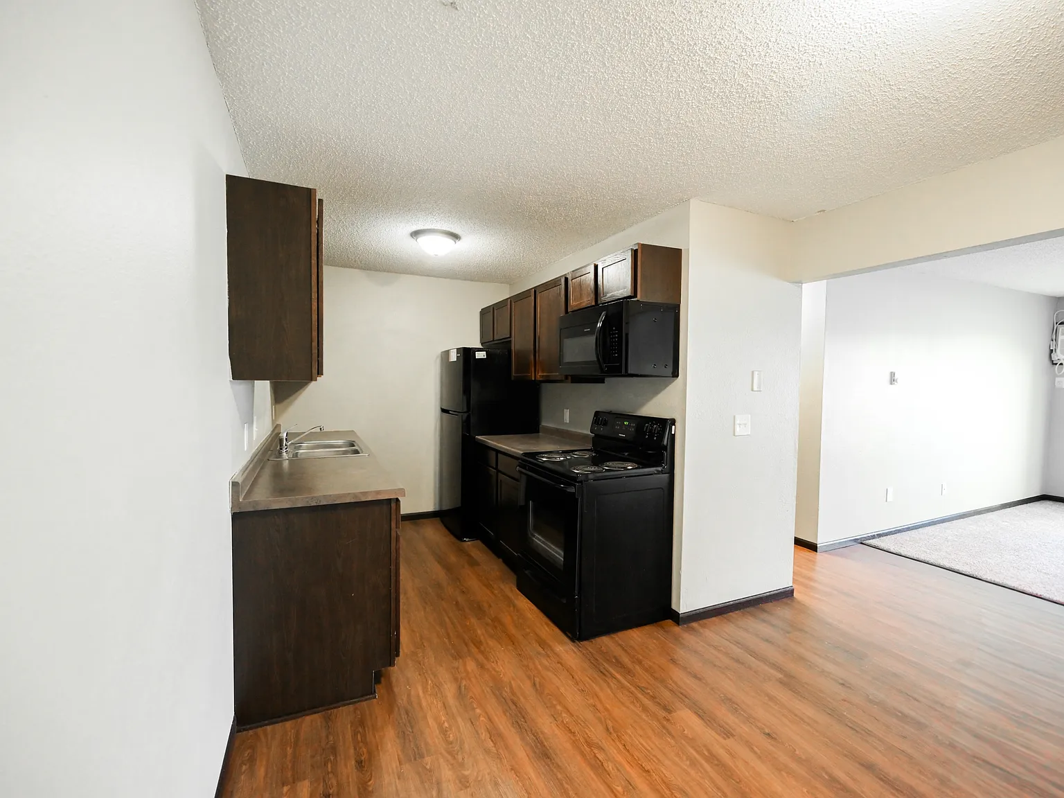Quarters - 832 21st Avenue Southeast - 21 — Photo 2