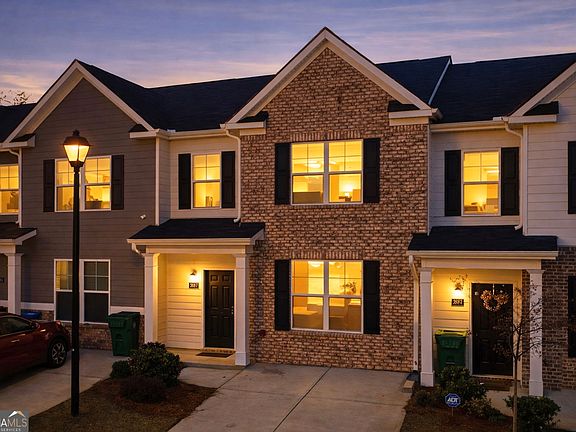 2nd image of 2687 Paxton Pl