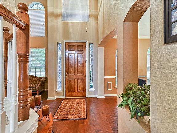 2nd image of 3956 Creekside Ln