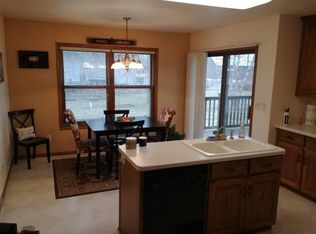 5273 County Line Rd, Luxemburg, WI 54217