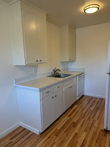242 Curtner Ave #F Photo 1