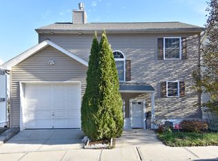 214 Mary Lou Ave #1, Yonkers, NY 10703