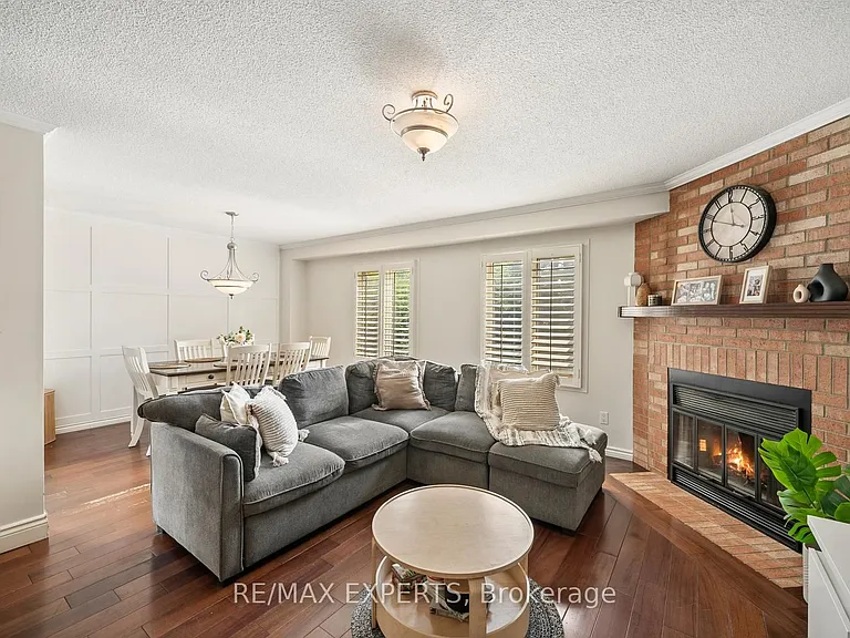 11 Penton Dr — Photo 6
