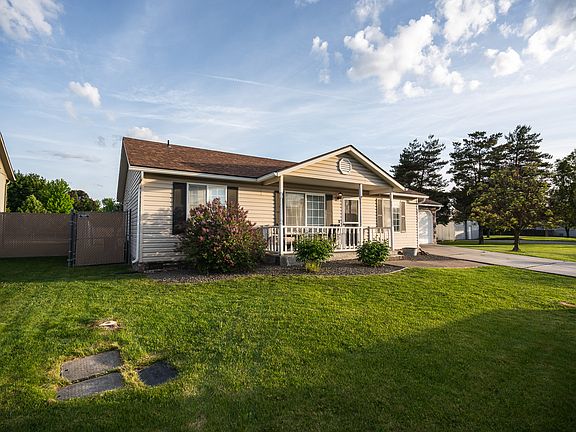 2nd image of 20122 E Grace Ln