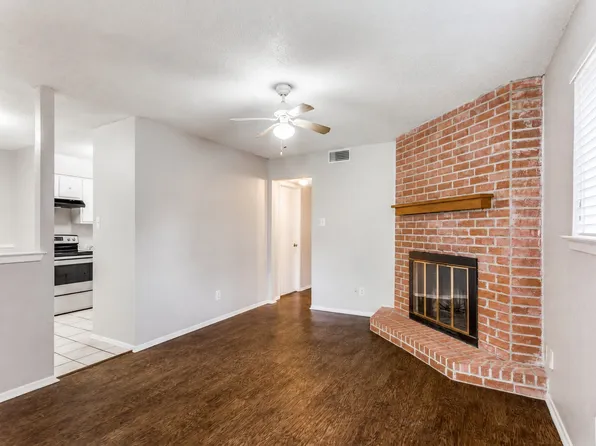 123 Allencrest Dr #123, Fort Worth, TX 76108