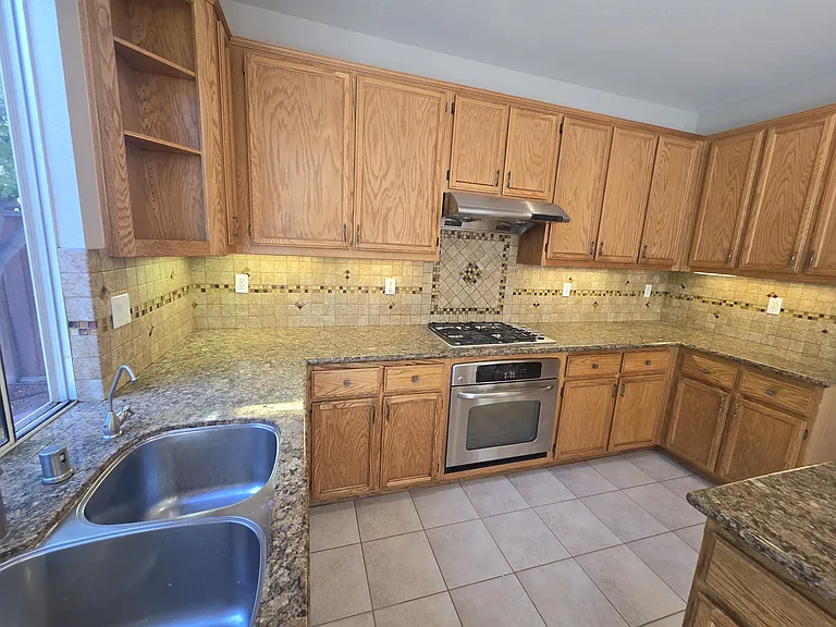 3292 Chateau Du Lac — Photo 9