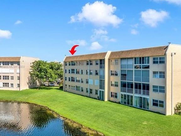 3rd image of 10442 Sunrise Lakes Boulevard #312