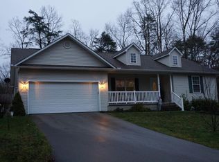 806 Ojibwa Ln, Crossville, TN 38572