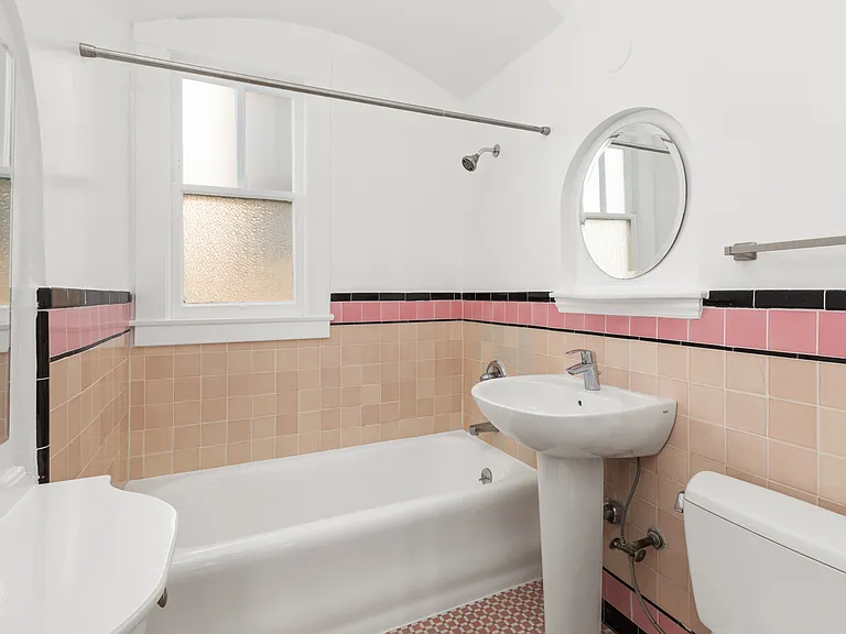 1640 Kirkham St #5 — Photo 10