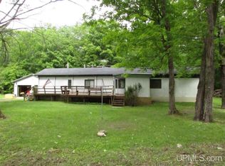 6892 Crossover Rd, Munising, MI 49862