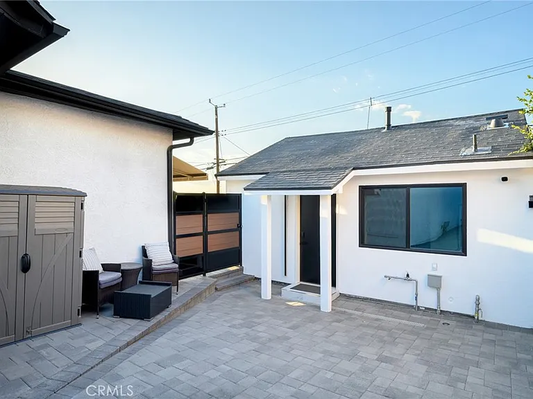 915 Cornell — Photo 1