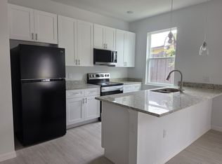 67 Glover St #101, Eustis, FL 32726