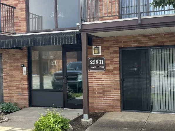 23831 David Dr Unit 205, North Olmsted, OH 44070