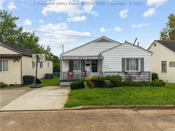 108 Kanawha Ave, Nitro, WV 25143