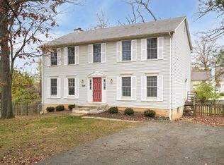 8398 Idylwood Rd, Vienna, VA 22182
