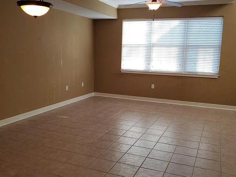 2820 Lake Ave — Photo 12