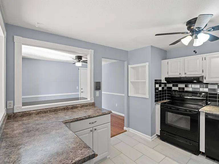 132 English Village Rd #304 — Photo 13
