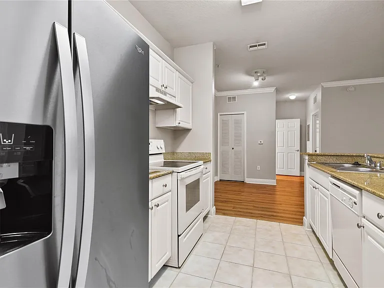 130 Southern Pecan Cir #102 — Photo 9
