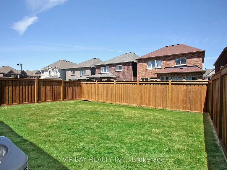 8 Tremoy Rd — Photo 34