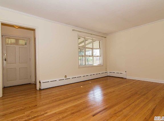 4th image of 195 Nassau Blvd