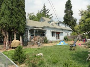 544 NW C St, Grants Pass, OR 97526