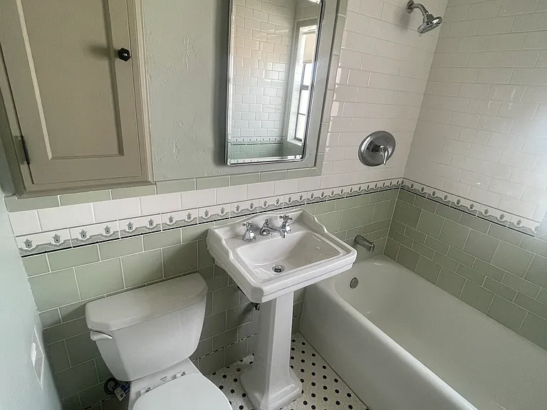 1228 N Broadway #10 — Photo 8