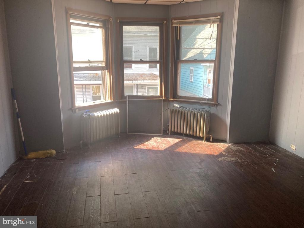 623 W Arch St, Pottsville, PA - View 3