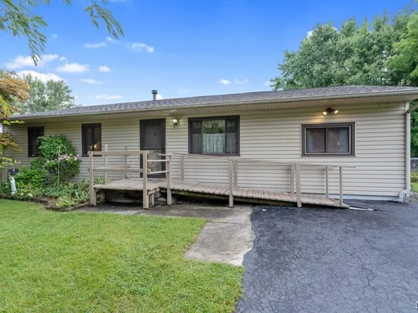 118 Hosmer Dr, Syracuse, NY 13209