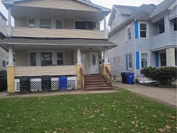 13616 Rugby Rd, Cleveland, OH 44110