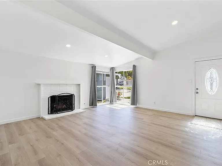 1027 N Greer Ave — Photo 6