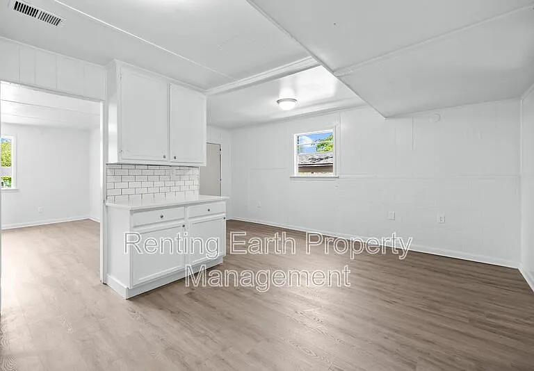 108 E Ann Dr SW — Photo 8