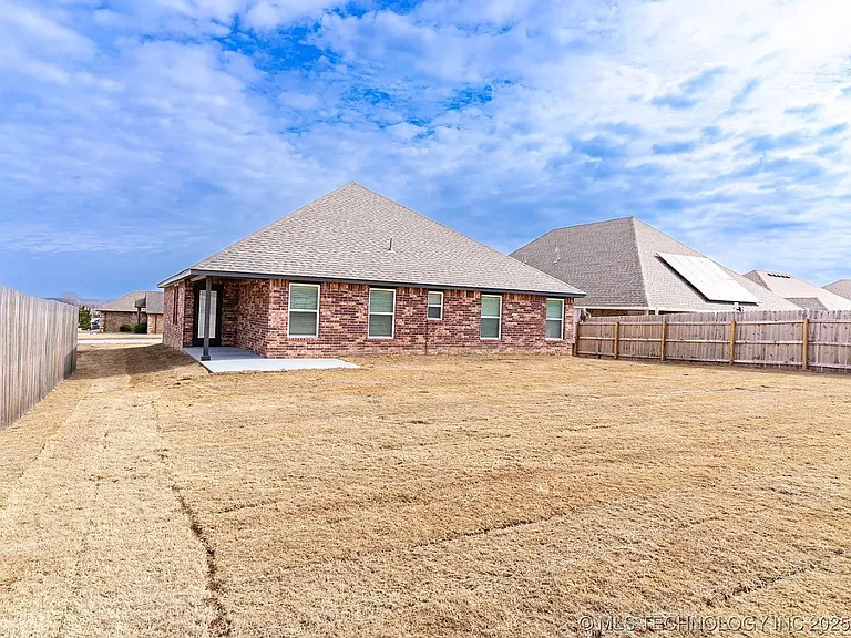 14620 S Lakewood Pl — Photo 10