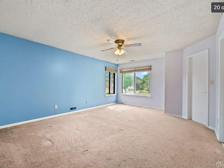 28 Carriage Pl — Photo 18