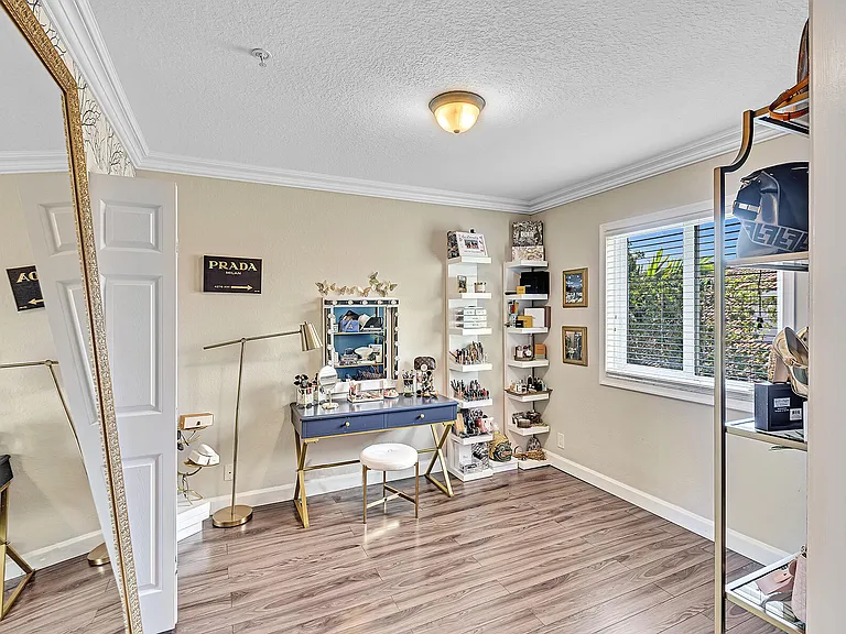 323 Bayfront Dr — Photo 46