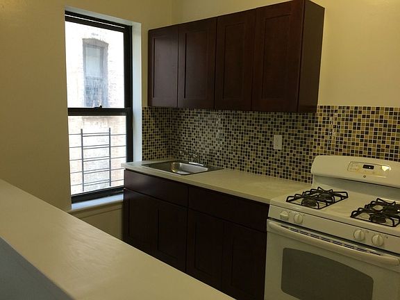 3rd image of 535 W 160th St #B52
