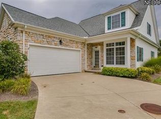 34 Gullybrook Ln, Willoughby, OH