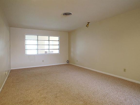 2nd image of 1600 Shilling Dr