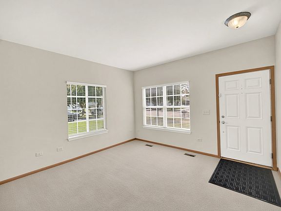 3rd image of 1402 Fabiola Ct S