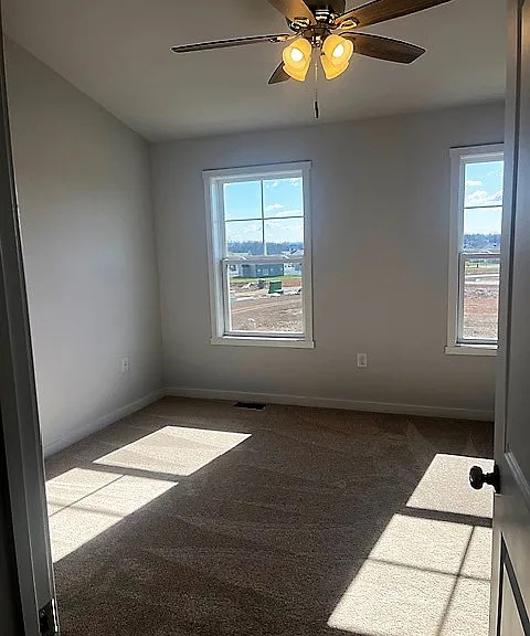 148 Olga Dr — Photo 32